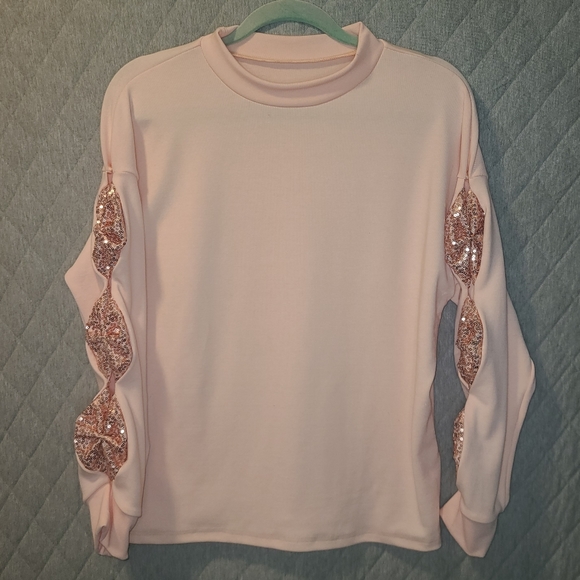 🆕️NWOT Light Pink Crewneck w/ Sequin Bow Detail down Sleeves✨️ Large - Picture 4 of 5